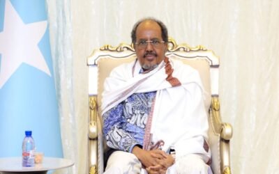 Diyaarad siday Agab Millateri oo ka degtay Muqdisho